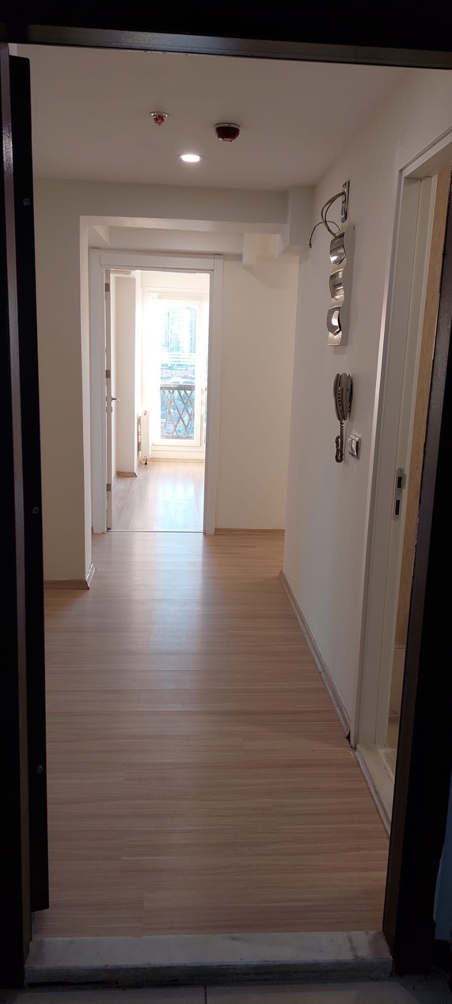 ESENYURT AKTOWERS REZİDANS’TA 2+1 TADİLATLI  SATILIK DAİRE