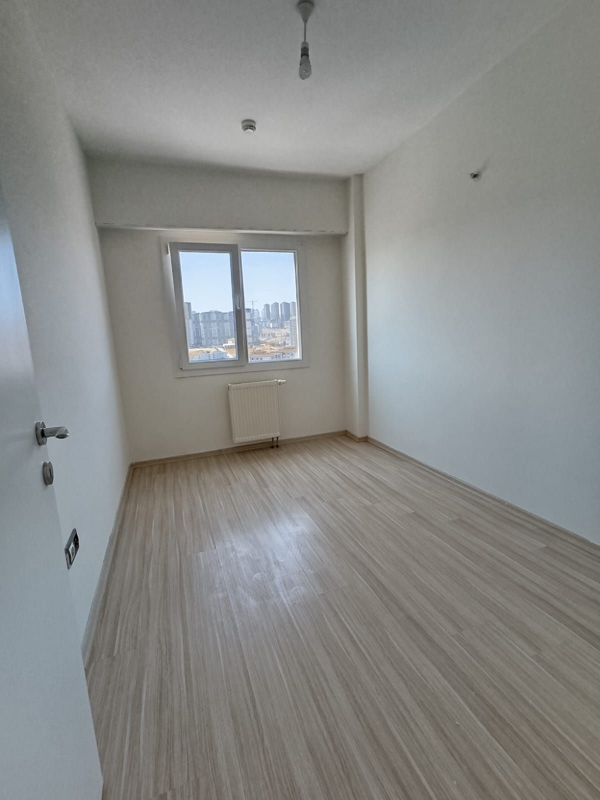 ESENYURT AKTOWERS REZİDANS’TA 2+1 TADİLATLI  SATILIK DAİRE