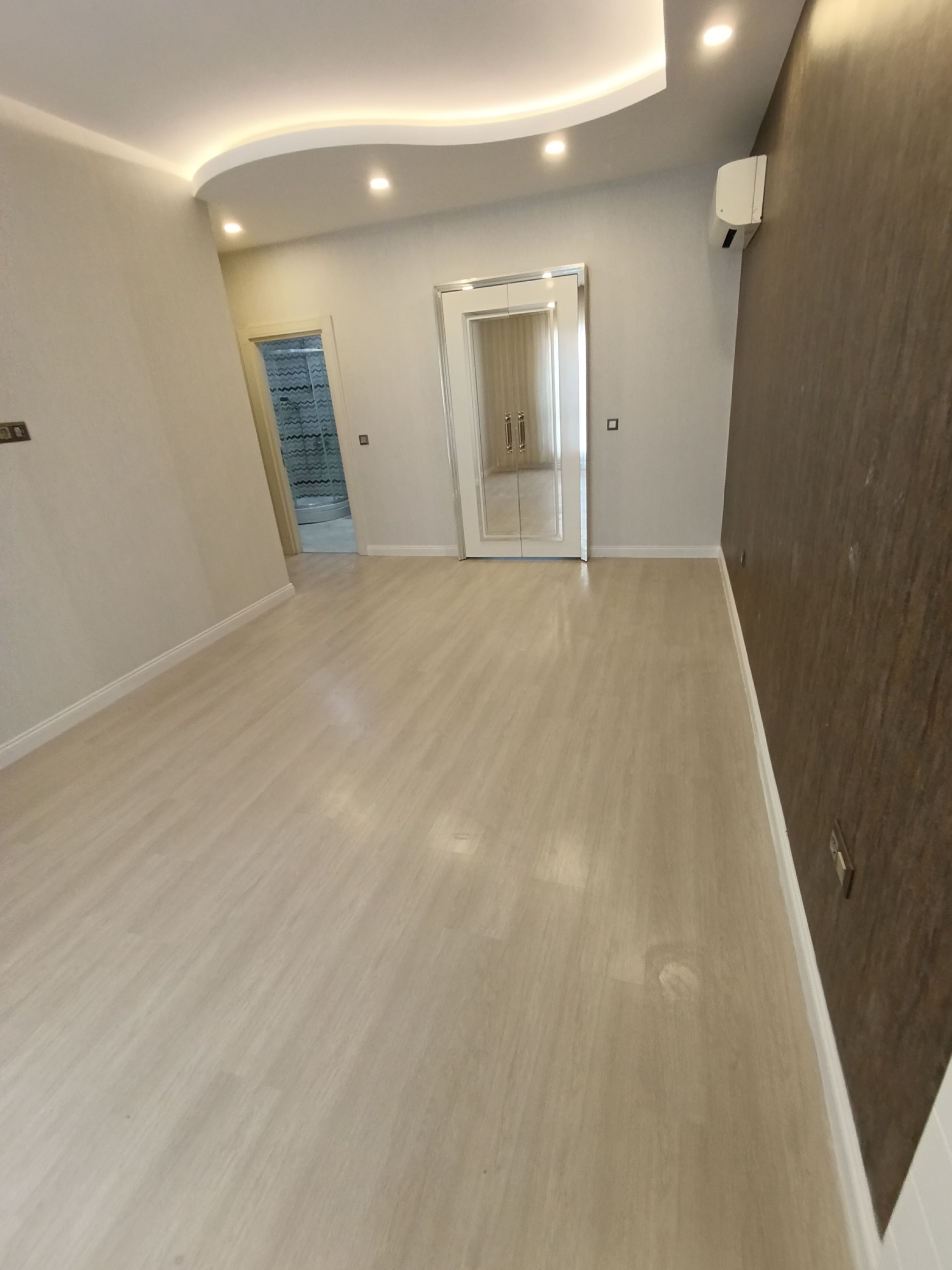 MİHMANDAR SİTESİNDE 4+1 TADİLATLI KİRALIK DAİRE (EYÜP)