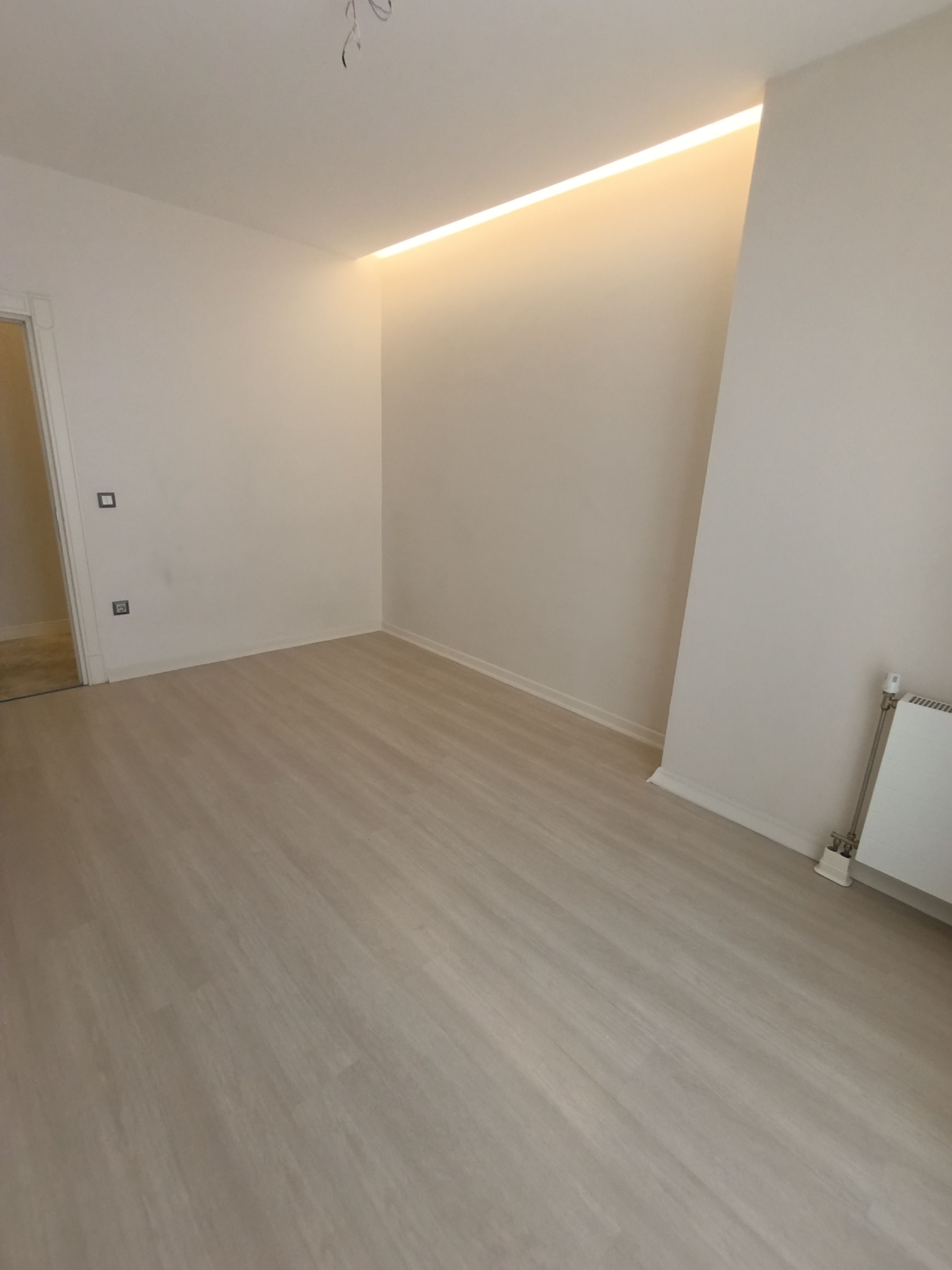 MİHMANDAR SİTESİNDE 4+1 TADİLATLI KİRALIK DAİRE (EYÜP)
