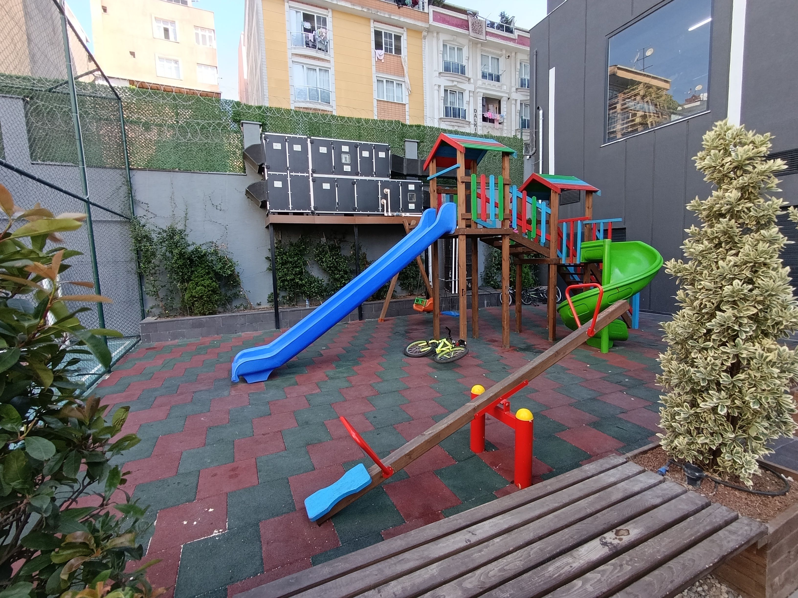 BAĞCILAR GÜNEŞLİ’DE RETRO PALM SİTESİNDE SATILIK 3+1 SIFIR DAİRE