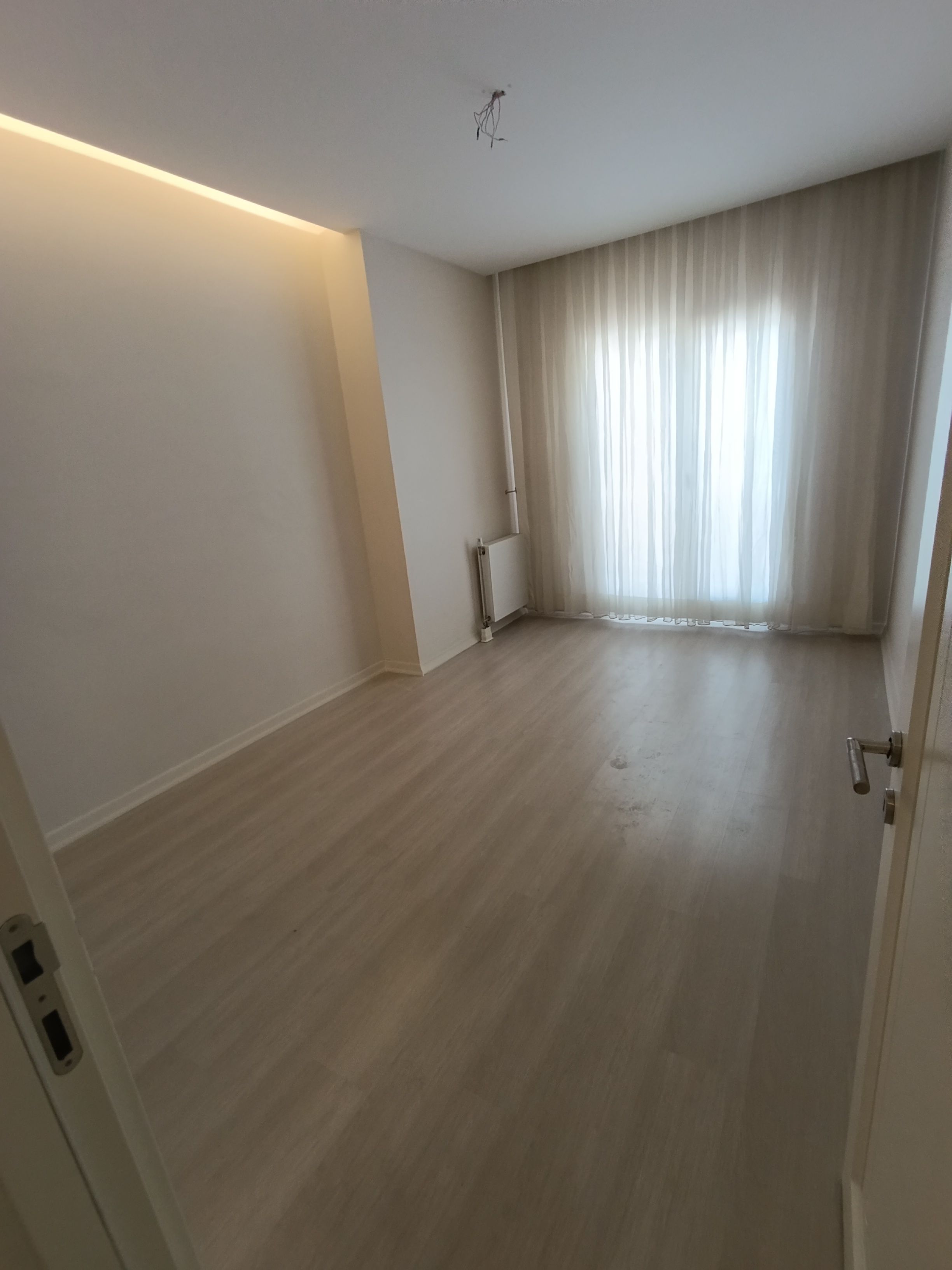 MİHMANDAR SİTESİNDE 4+1 TADİLATLI KİRALIK DAİRE (EYÜP)
