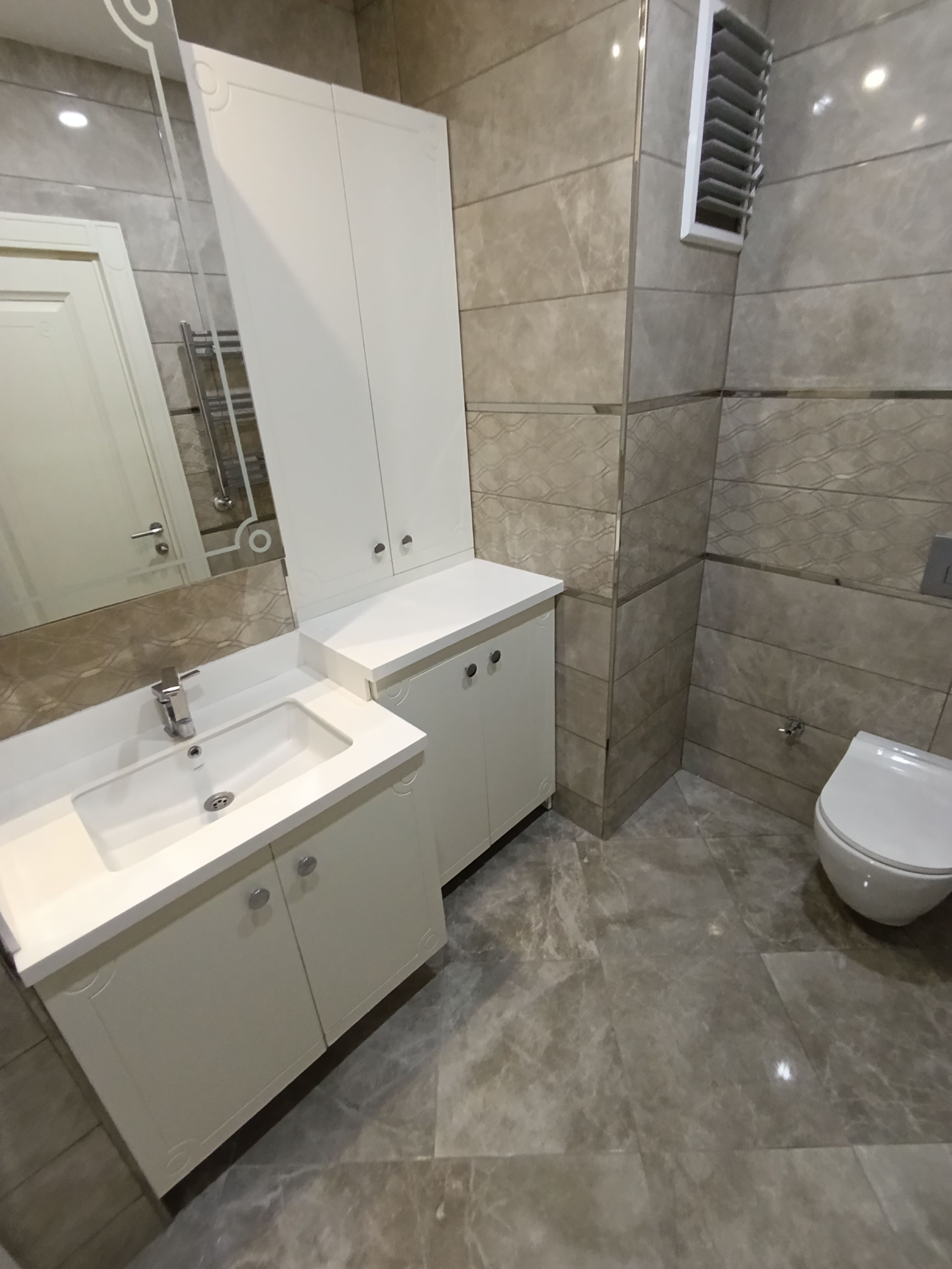 MİHMANDAR SİTESİNDE 4+1 TADİLATLI KİRALIK DAİRE (EYÜP)
