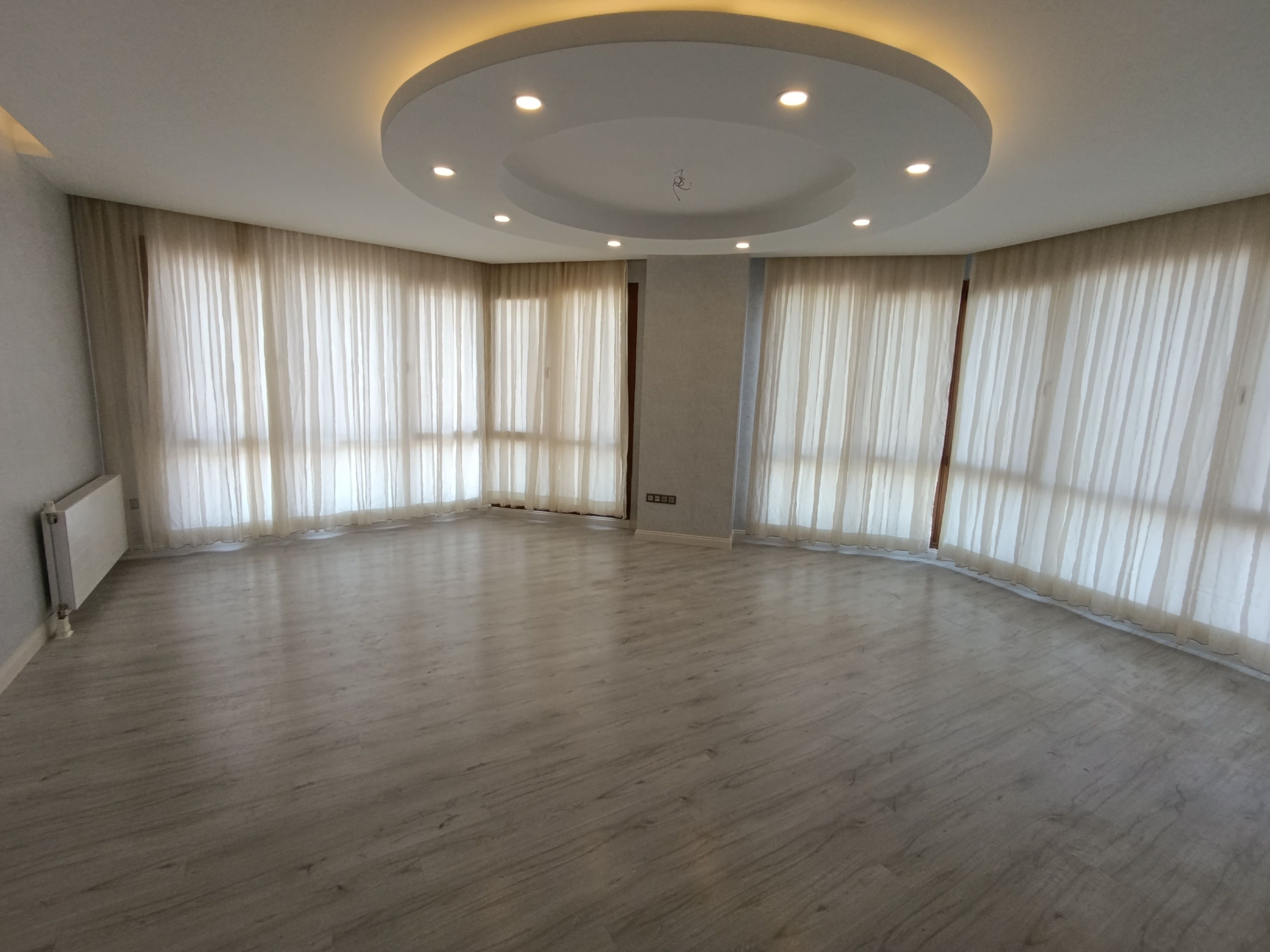 MİHMANDAR SİTESİNDE 4+1 TADİLATLI KİRALIK DAİRE (EYÜP)