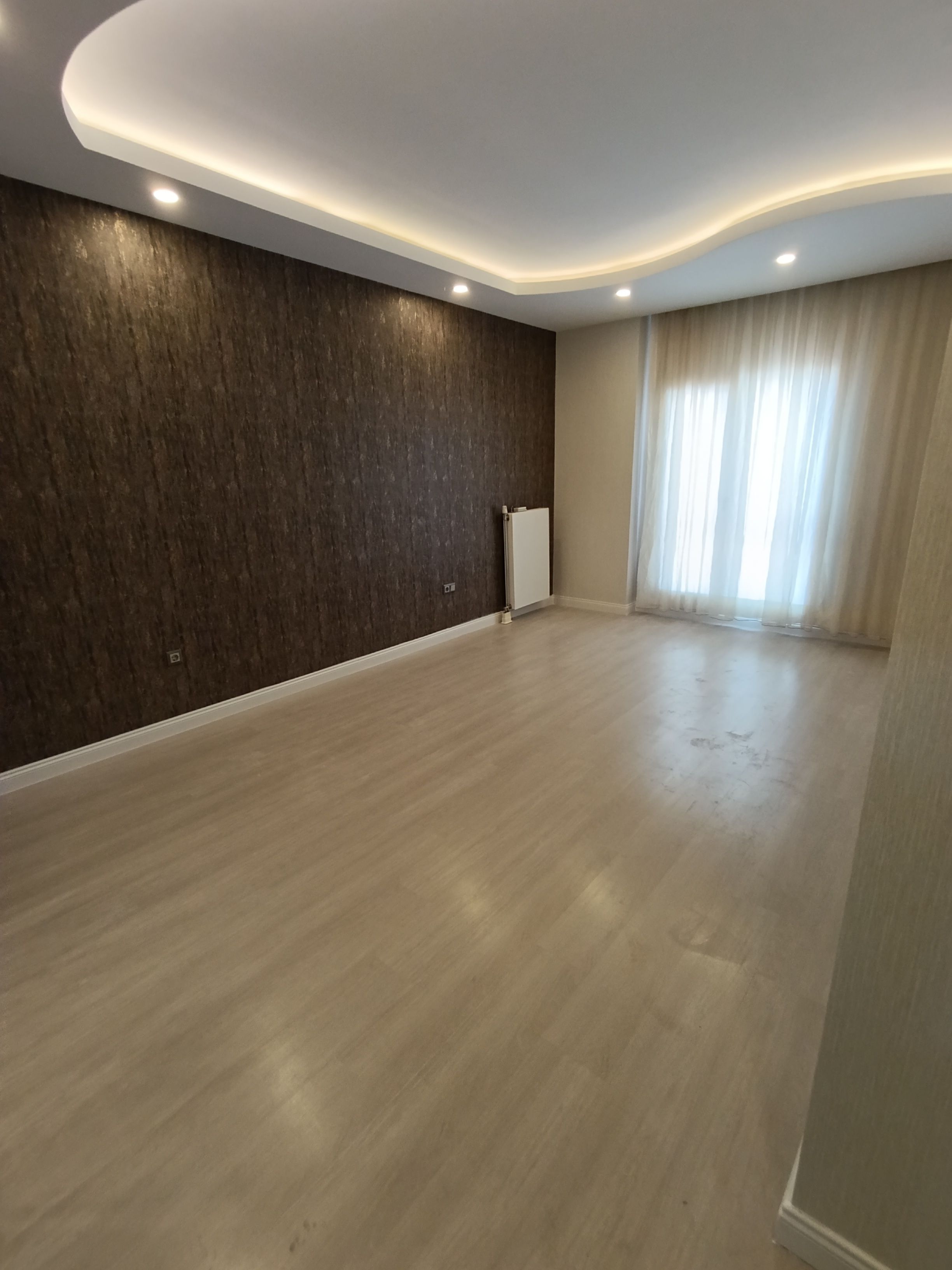 MİHMANDAR SİTESİNDE 4+1 TADİLATLI KİRALIK DAİRE (EYÜP)