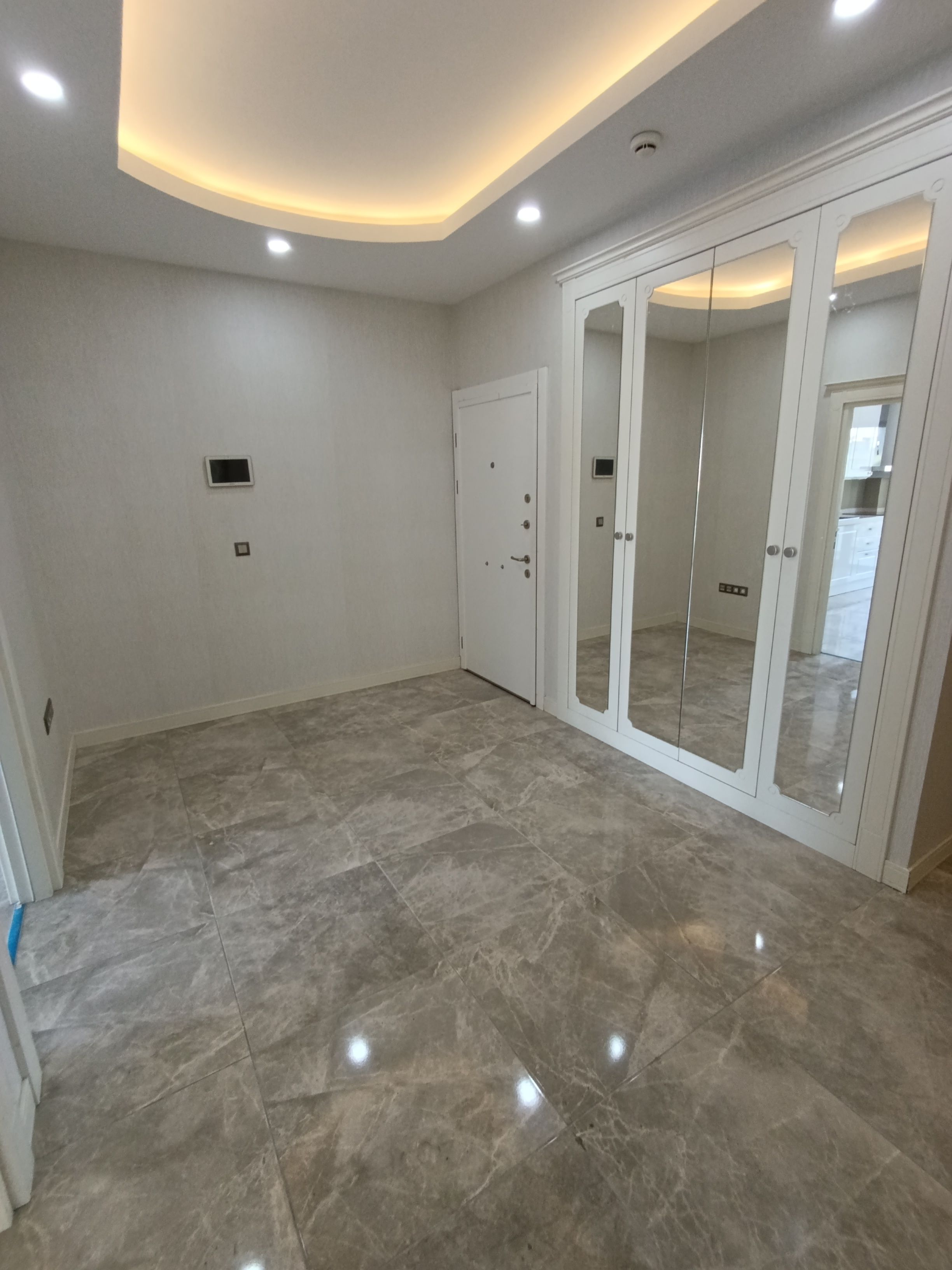 MİHMANDAR SİTESİNDE 4+1 TADİLATLI KİRALIK DAİRE (EYÜP)