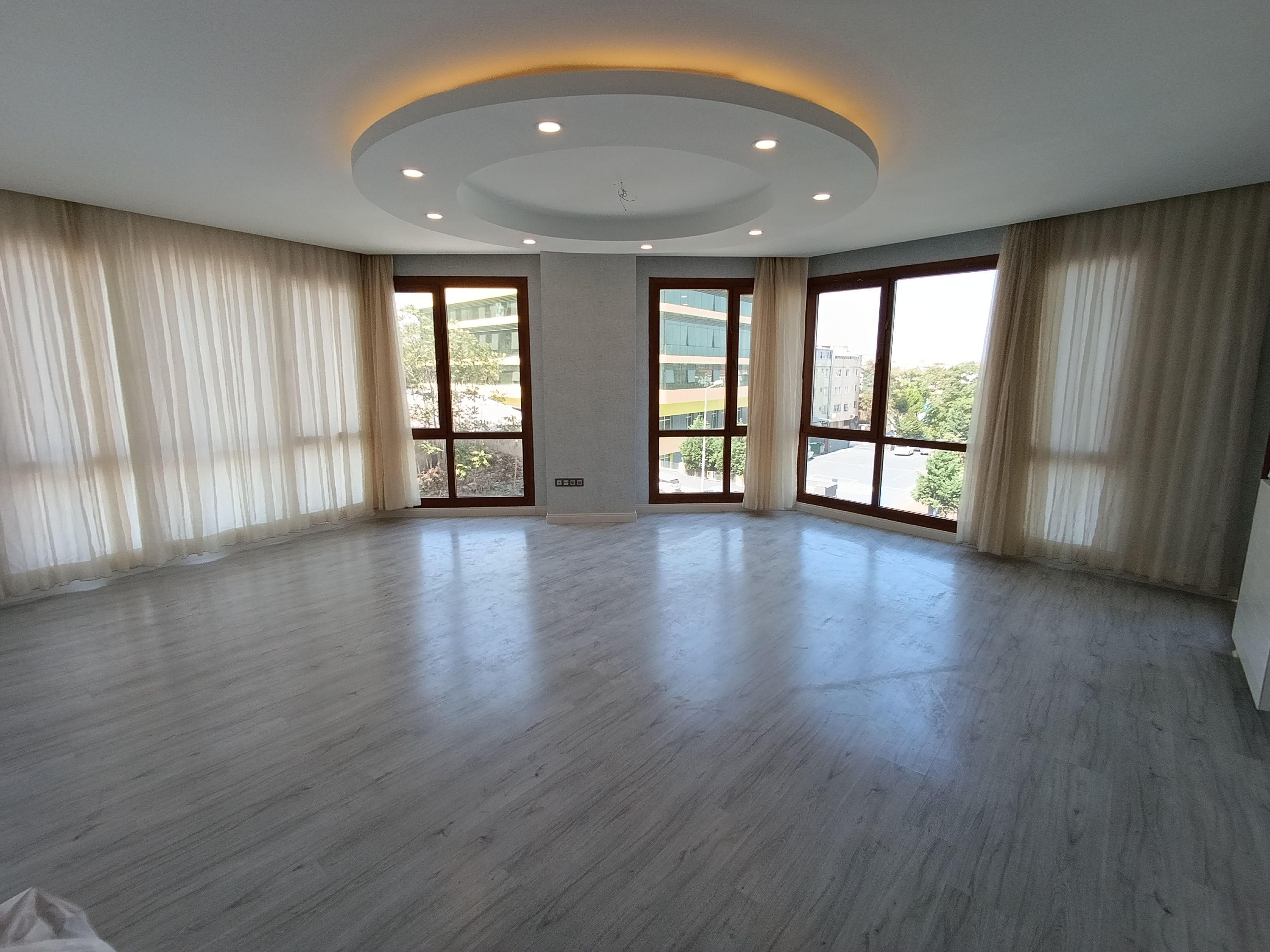 MİHMANDAR SİTESİNDE 4+1 TADİLATLI KİRALIK DAİRE (EYÜP)