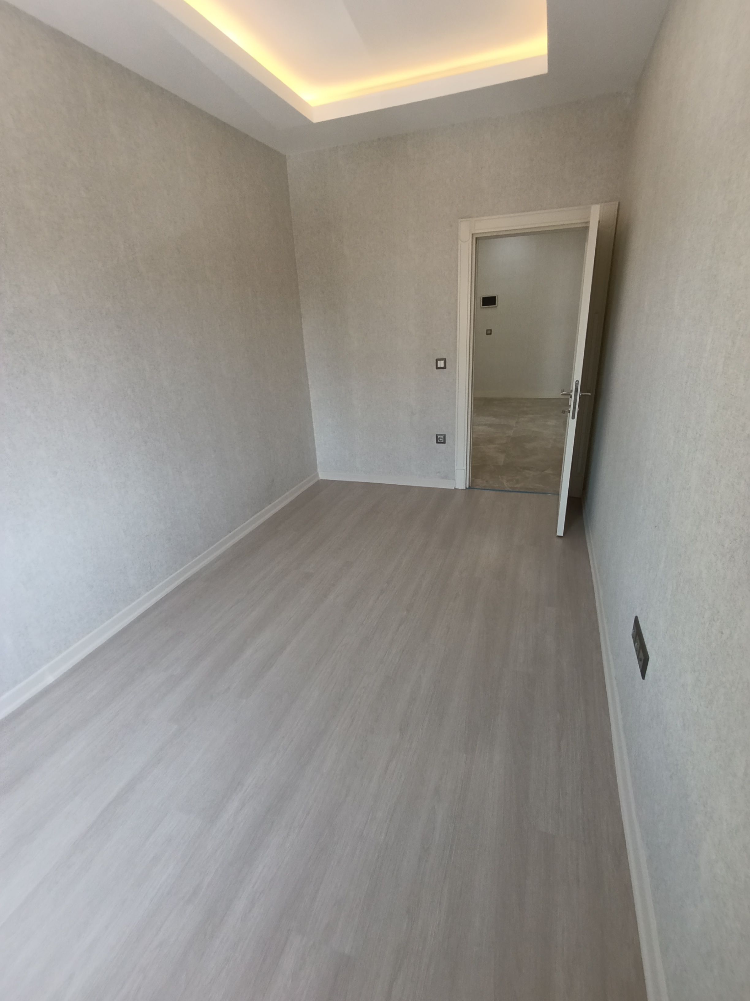 MİHMANDAR SİTESİNDE 4+1 TADİLATLI KİRALIK DAİRE (EYÜP)
