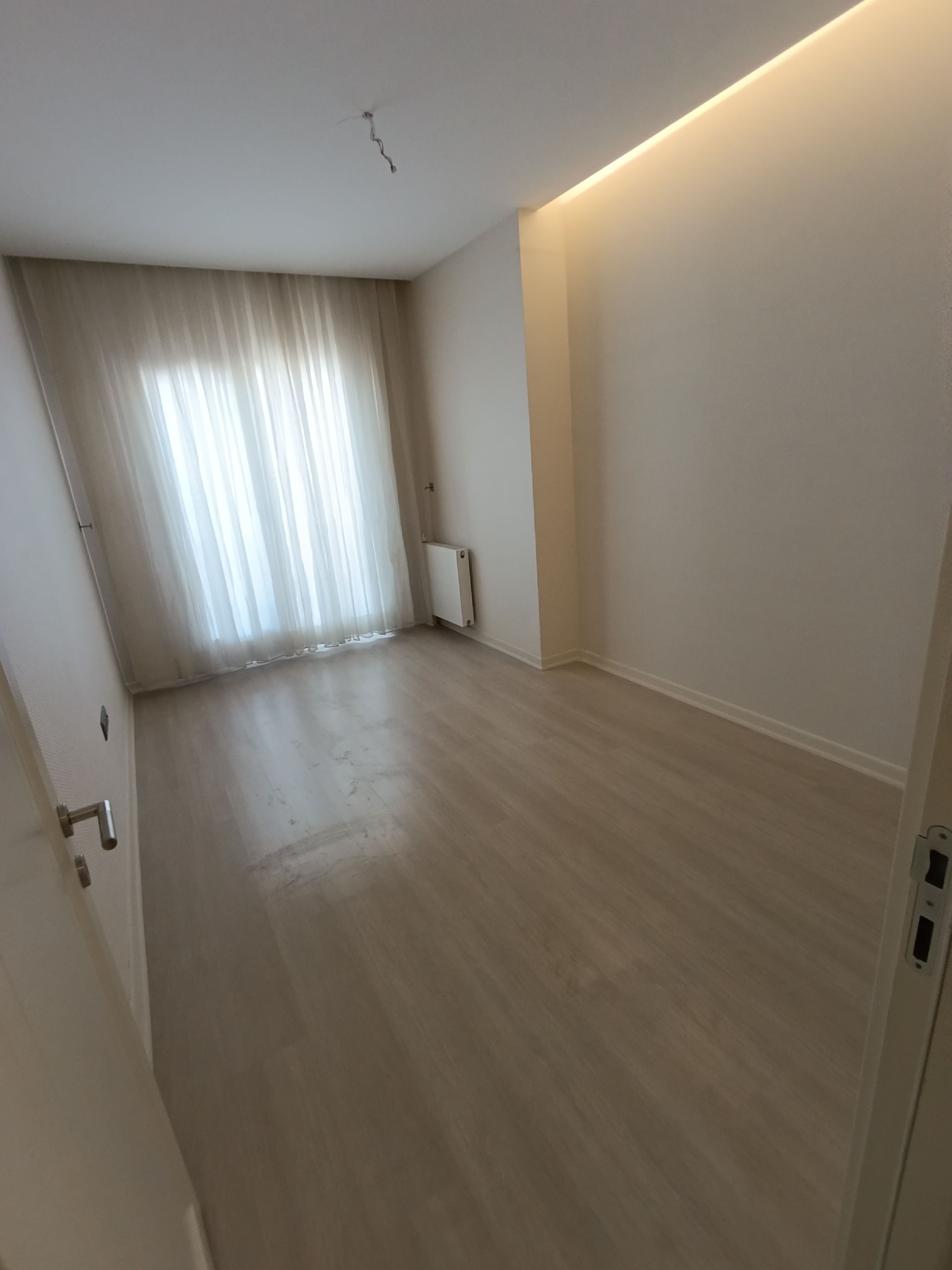 MİHMANDAR SİTESİNDE 4+1 TADİLATLI KİRALIK DAİRE (EYÜP)