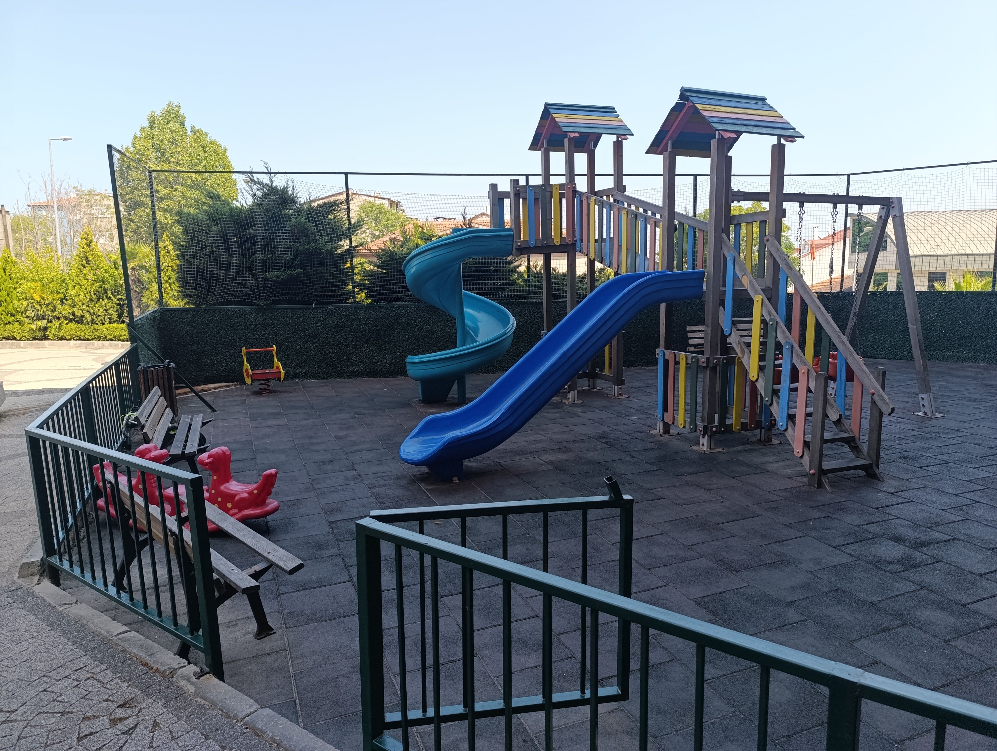 MİHMANDAR SİTESİNDE 4+1 TADİLATLI KİRALIK DAİRE (EYÜP)