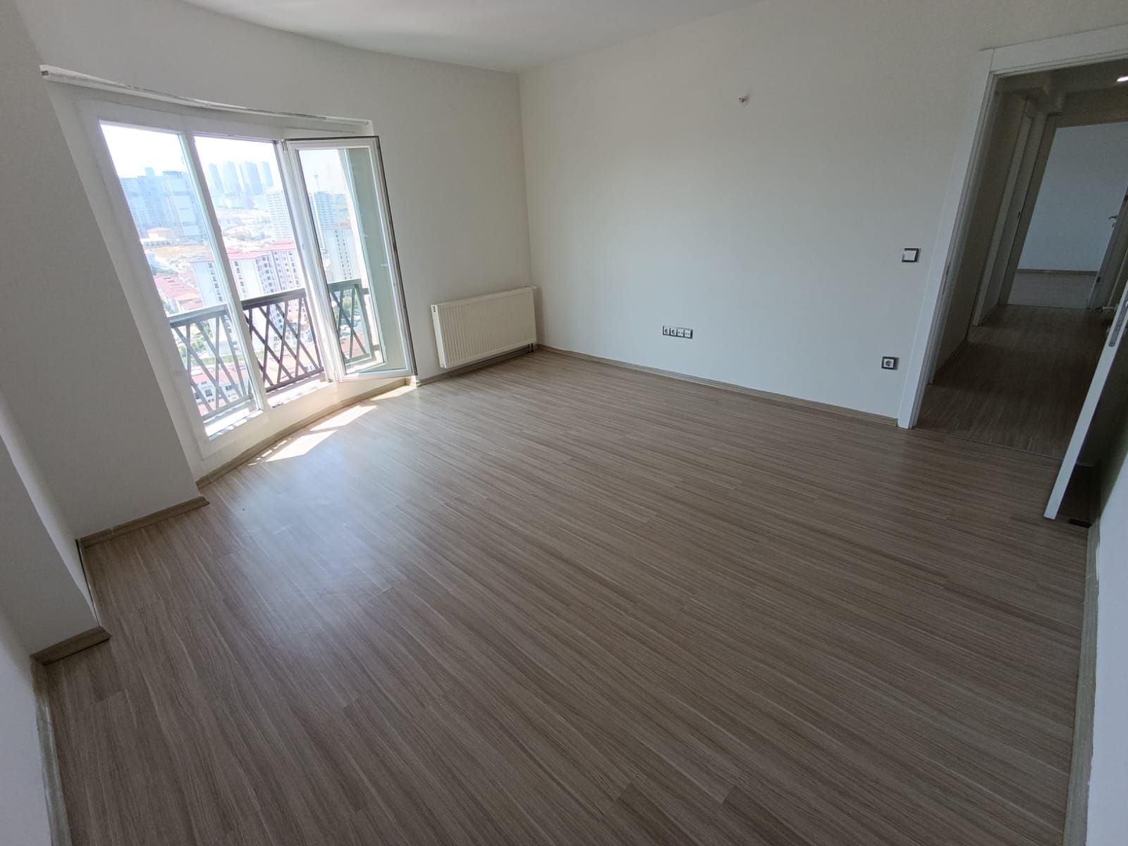 ESENYURT AKTOWERS REZİDANS’TA 2+1 TADİLATLI  SATILIK DAİRE