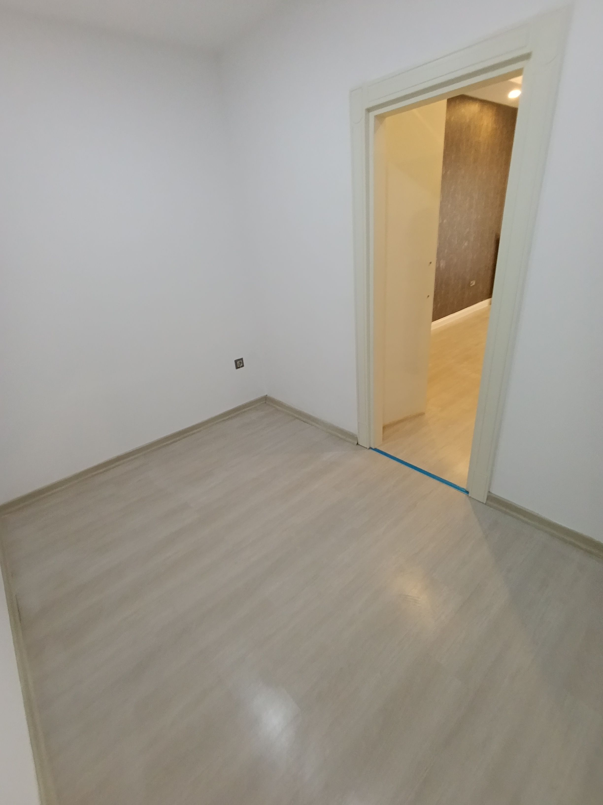 MİHMANDAR SİTESİNDE 4+1 TADİLATLI KİRALIK DAİRE (EYÜP)