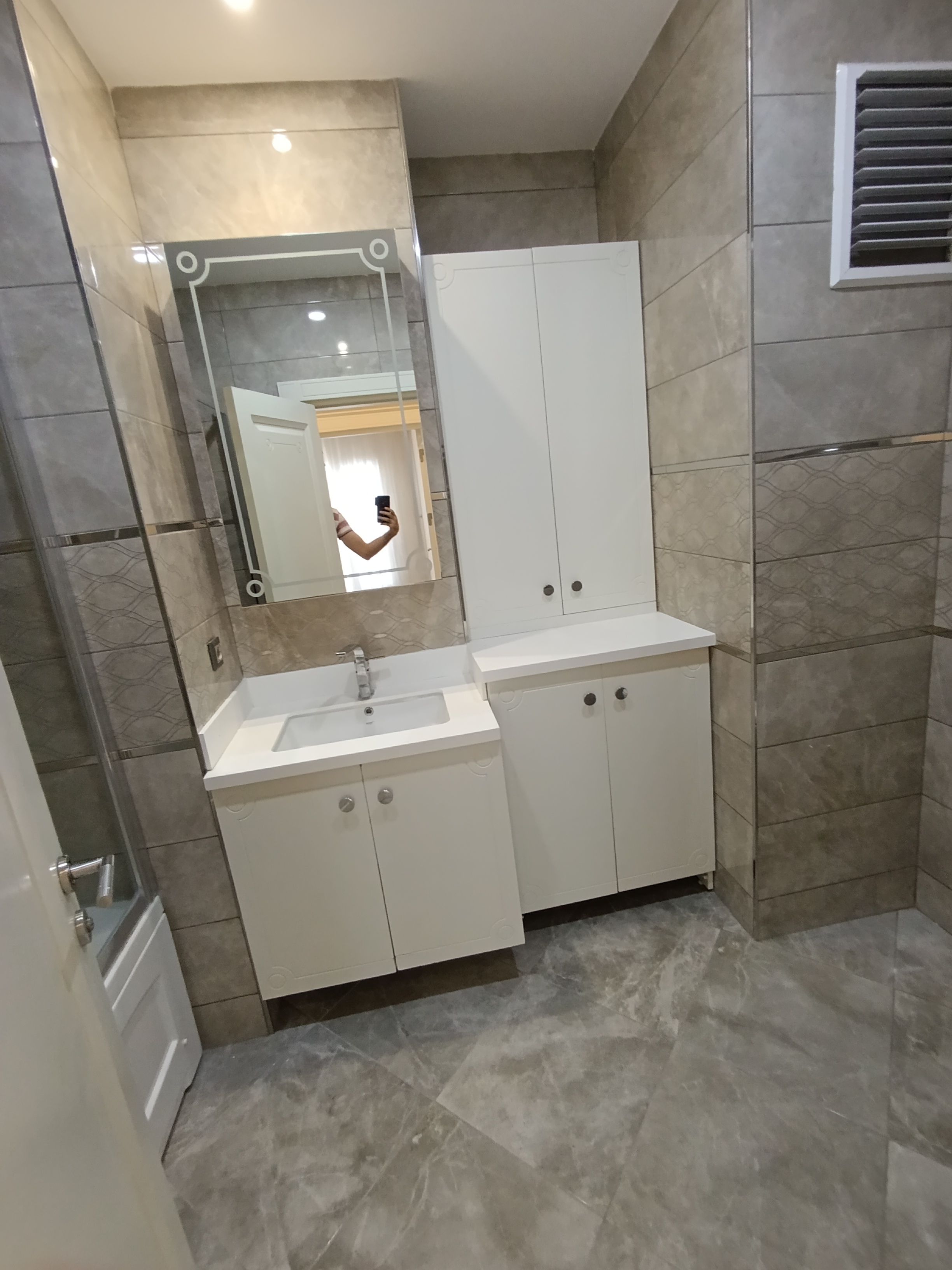 MİHMANDAR SİTESİNDE 4+1 TADİLATLI KİRALIK DAİRE (EYÜP)