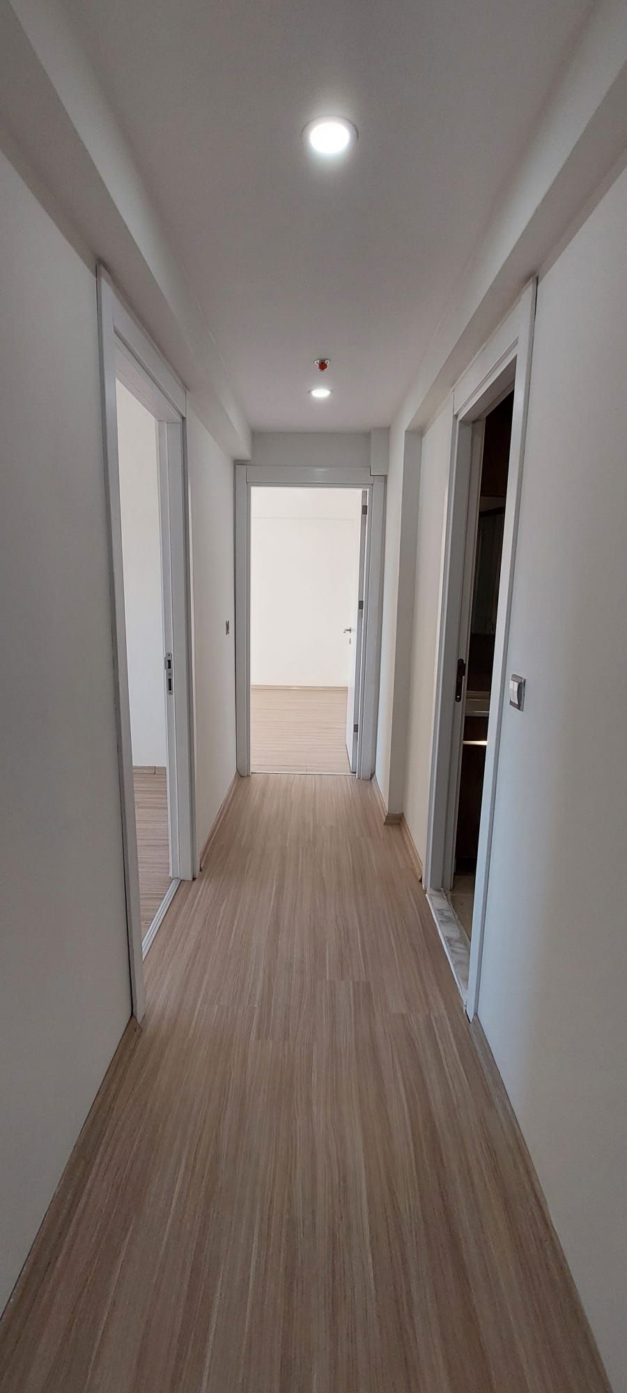 ESENYURT AKTOWERS REZİDANS’TA 2+1 TADİLATLI  SATILIK DAİRE