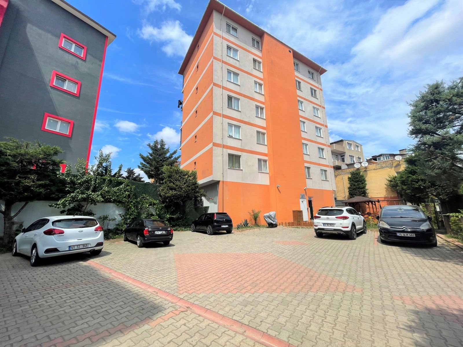 Ümraniye Dudullu’da 2+1 Geniş Satılık Daire